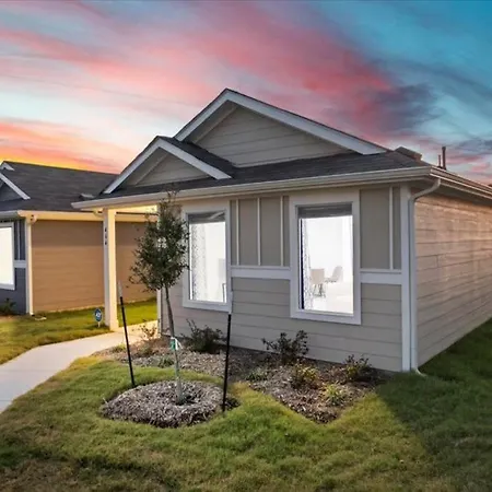 Full New Built House, 20 Minutes To Dallas